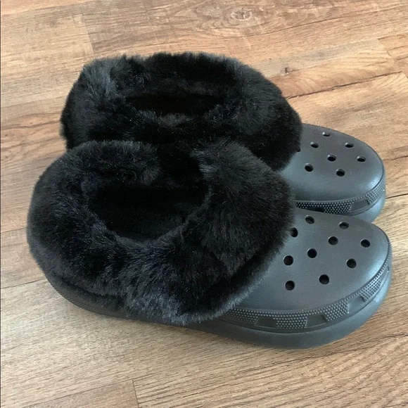 CROCS Black Fur-Lined Mules Cozy Winter Footwear - Picture 1 of 7